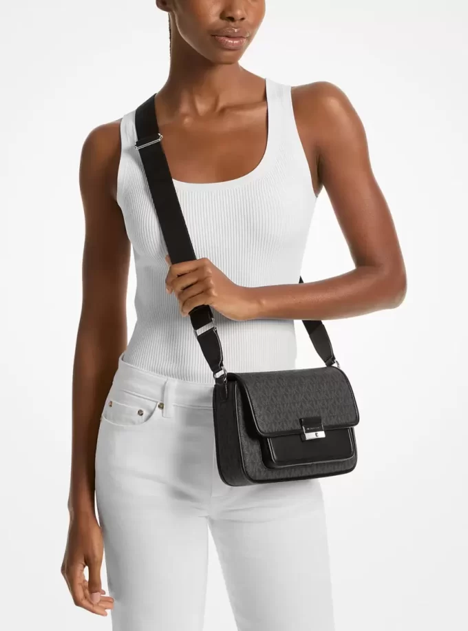 Bradshaw Medium Messenger Bag mit charakteristischem Logo Bradshaw Medium Messenger Bag mit charakteristischem Logo