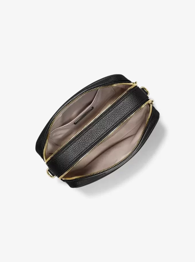 Bryant Medium Umhängetasche aus genarbtem Leder für Kameras Bryant Medium Umhängetasche aus genarbtem Leder für Kameras