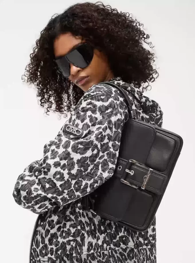 Colby Schultertasche aus Leder (mittelgroß)