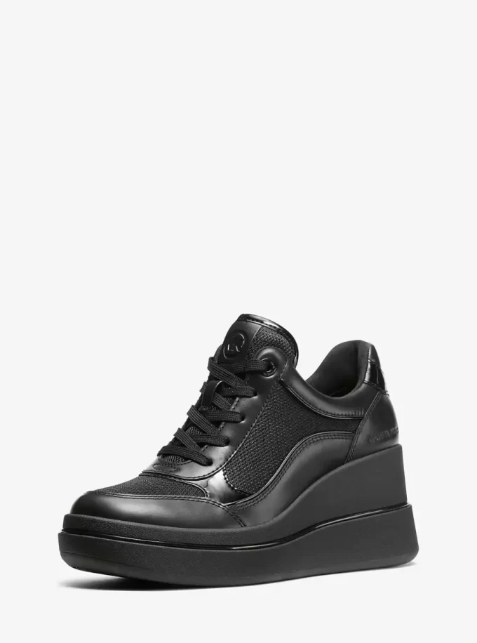 Emmy Keilschuh aus Leder und Mesh Emmy Keilschuh aus Leder und Mesh