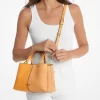 Flora Medium Signature Logo und Ledertasche Flora Medium Signature Logo und Ledertasche