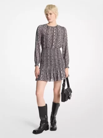 Georgette-Kleid mit Schlangenmuster und Smok-Einsatz