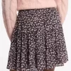 Gesteppter Rock aus Georgette mit Blumenmuster und Nieten