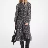 Hemdblusenkleid aus Georgette mit Blumenmuster und Smokdetails