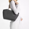 Jet Set Große Schultertasche mit charakteristischem Logo Jet Set Große Schultertasche mit charakteristischem Logo