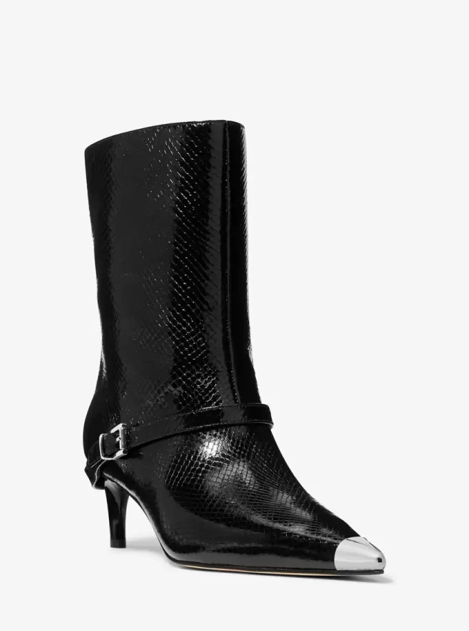 Kasia Stiefel aus Schlangenleder mit Schnallenprägung