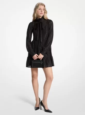 Kleid mit metallischem Clip und Jacquard-Bindekragen