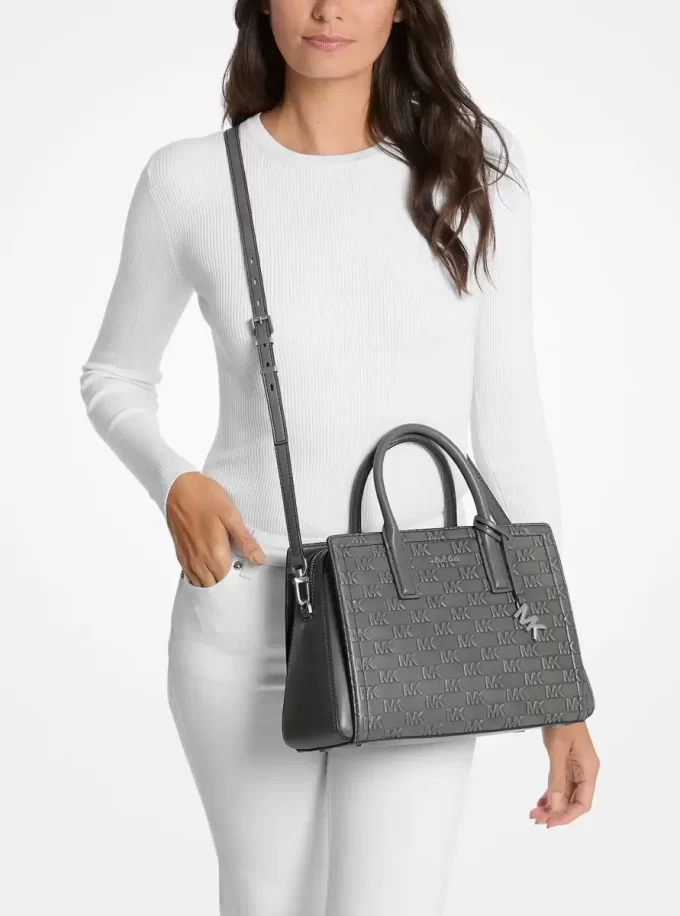 Laila Medium Schultertasche aus poliertem Leder mit Logoprägung Laila Medium Schultertasche aus poliertem Leder mit Logoprägung