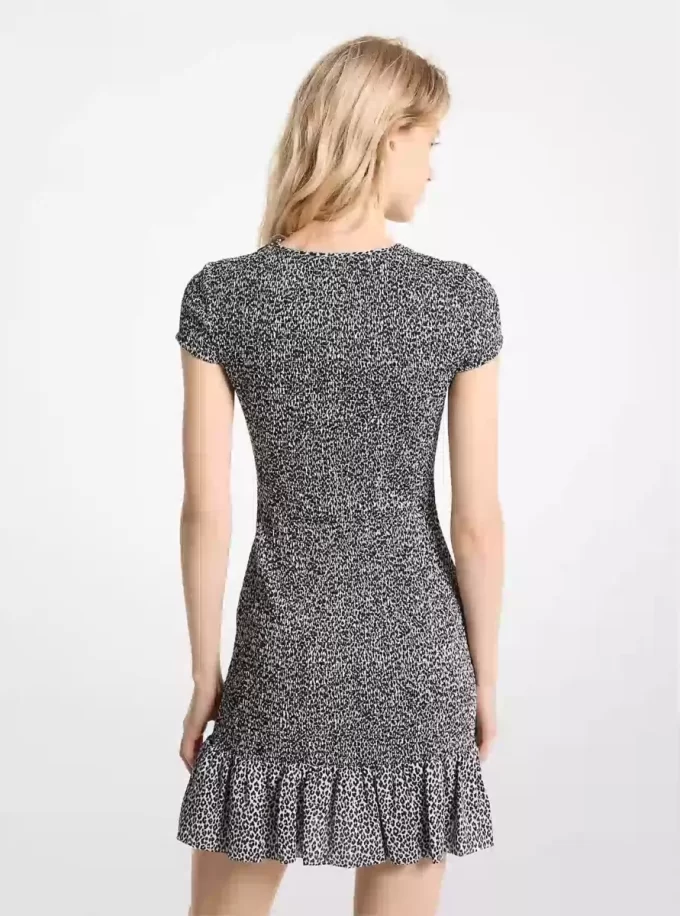 Leopardenmuster-Minikleid mit Smokdetails Leopardenmuster-Minikleid mit Smokdetails