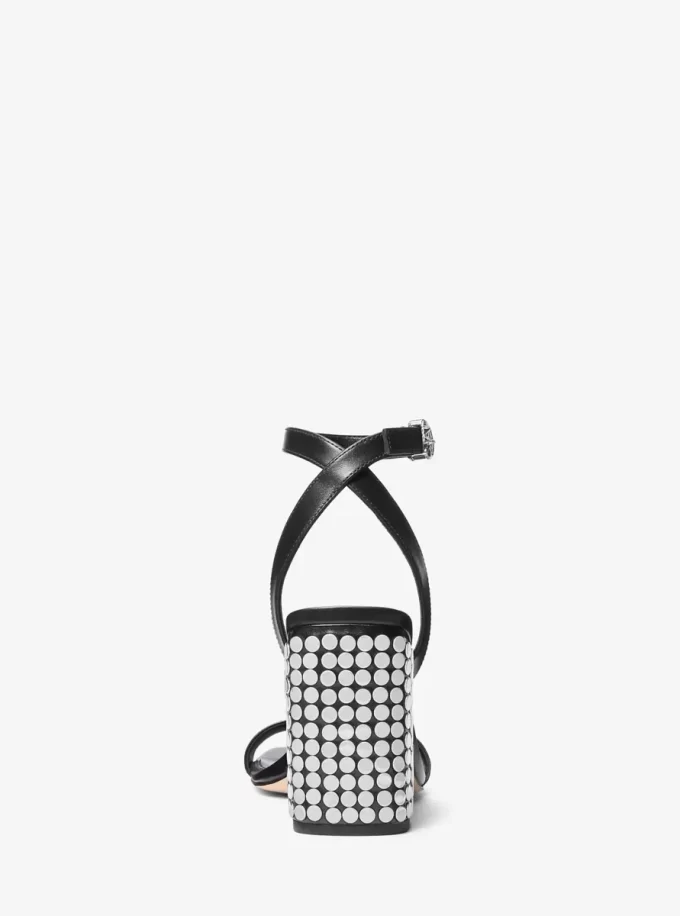 Merriam Leder-Sandalen mit Nieten und Blockabsatz Merriam Leder-Sandalen mit Nieten und Blockabsatz