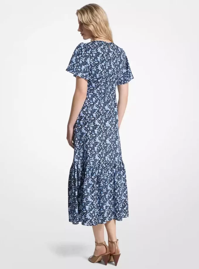 Midikleid aus Viskose-Seiden-Mischgewebe mit Blumenmuster Midikleid aus Viskose-Seiden-Mischgewebe mit Blumenmuster