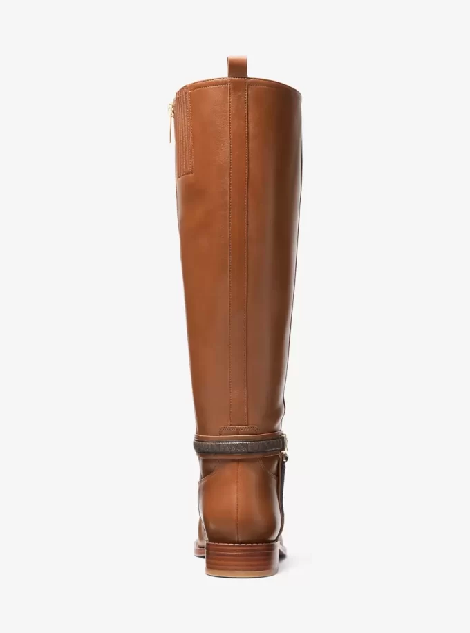 Mindy Lederstiefel mit Logo-Besatz und weitem Schaft Mindy Lederstiefel mit Logo-Besatz und weitem Schaft