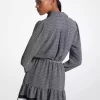 Minikleid aus Crêpe mit Logoprint und Gürtel