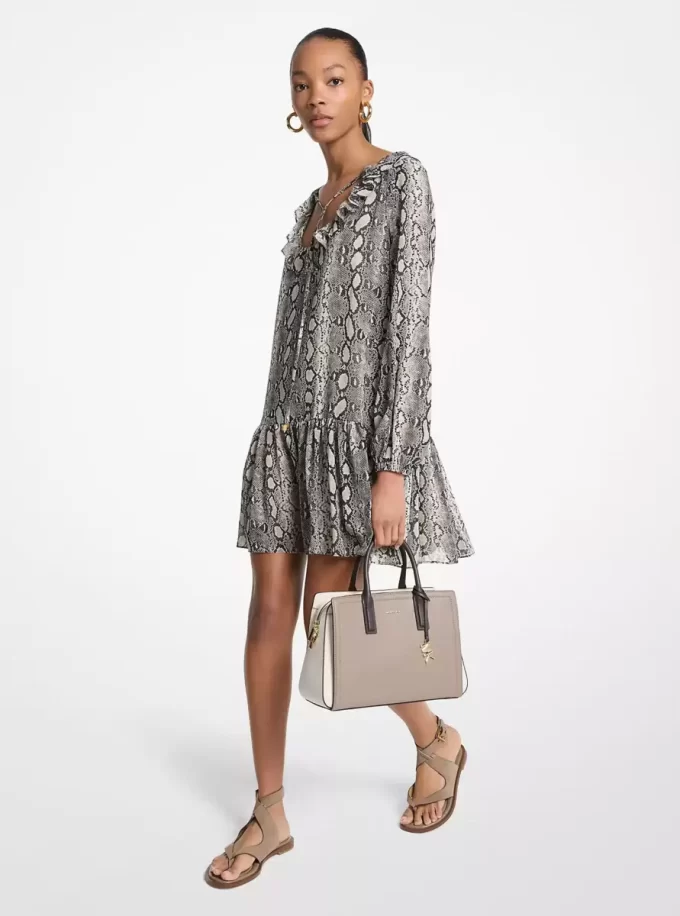 Minikleid aus Georgette mit Schlangenmuster und Rüschen Minikleid aus Georgette mit Schlangenmuster und Rüschen