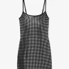 Minikleid aus Stretch-Viskose mit Nieten