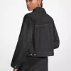 Nietenbesetzte Jeansjacke