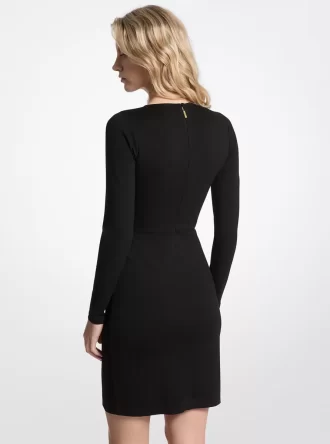Nietenbesetztes Wickelkleid