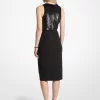 Pailletten- und Crêpe-Neckholderkleid Pailletten- und Crêpe-Neckholderkleid