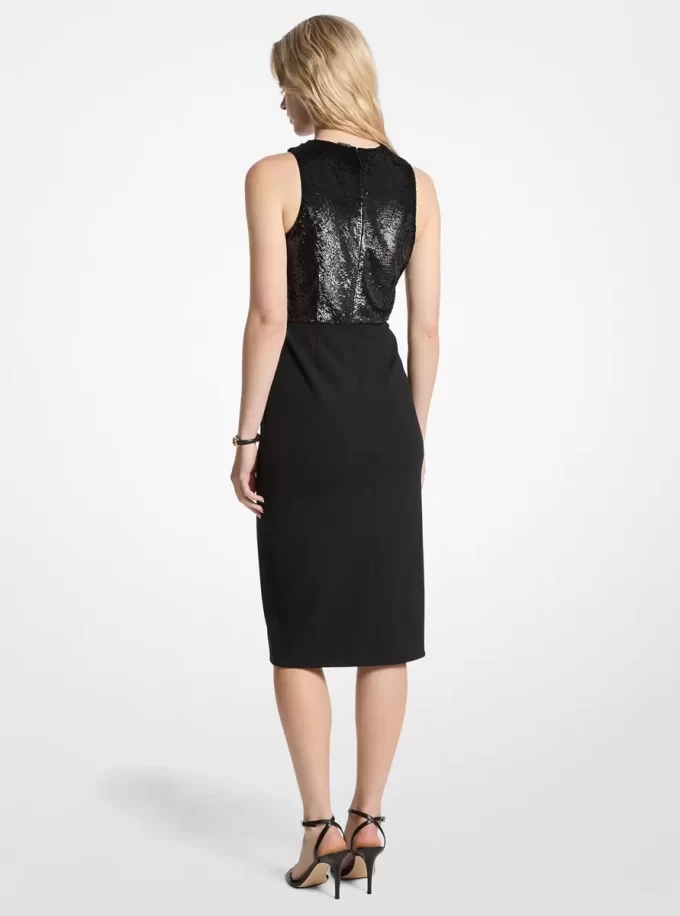 Pailletten- und Crêpe-Neckholderkleid Pailletten- und Crêpe-Neckholderkleid