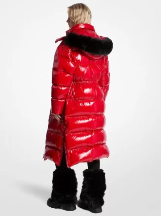 Puffermantel aus Ciré-Nylon mit Kunstpelzbesatz