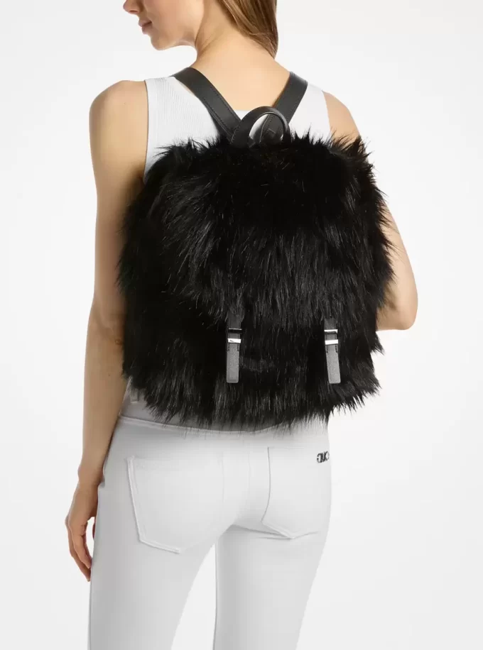 Quinn Rucksack aus Kunstfell (mittelgroß)