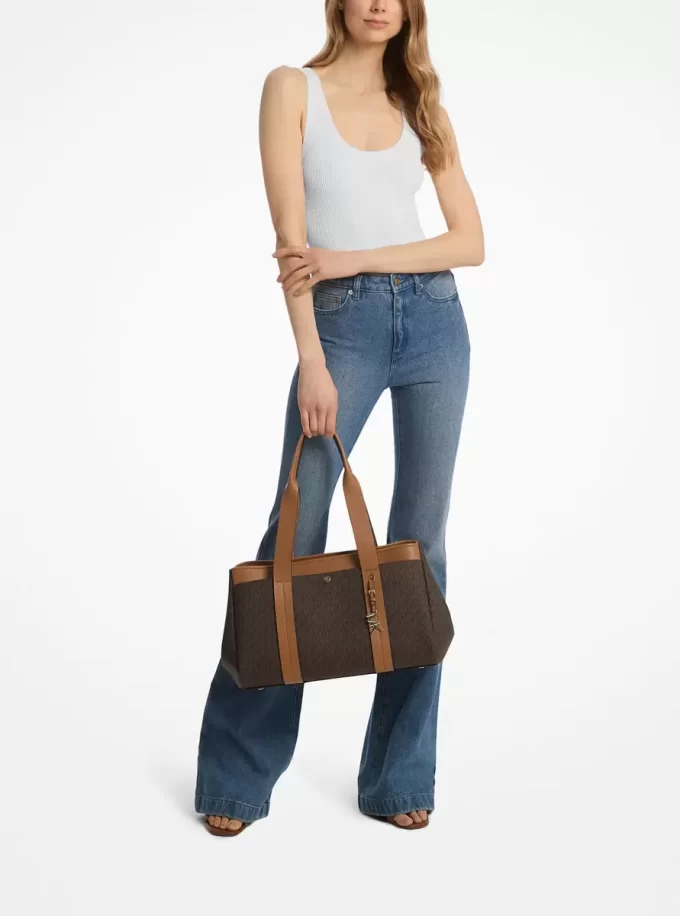Romee Große Tragetasche aus Leder mit charakteristischem Logo Romee Große Tragetasche aus Leder mit charakteristischem Logo