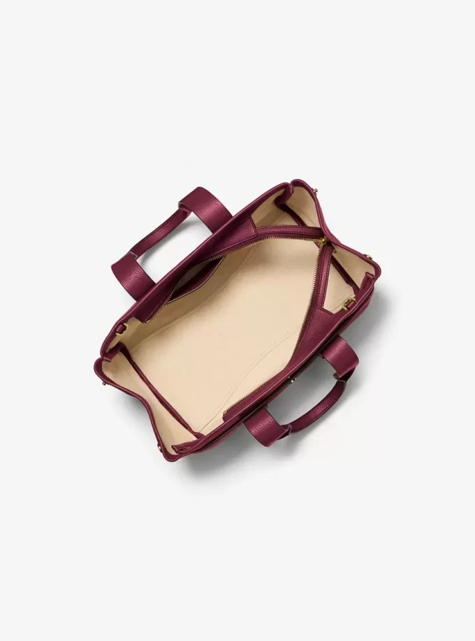 Romee Kleine Handtasche aus genarbtem Leder Romee Kleine Handtasche aus genarbtem Leder