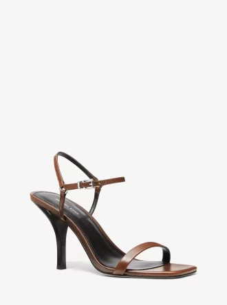 Selina Sandale aus poliertem Leder