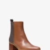 Stiefel aus Lex-Leder und mit charakteristischem Logo
