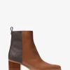 Stiefel aus Lex-Leder und mit charakteristischem Logo