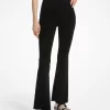 Stretch-Strick-Leggings mit ausgestelltem Bein