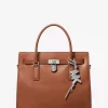 Taschenanhänger aus Metallic-Leder mit aufgepolstertem Logo Taschenanhänger aus Metallic-Leder mit aufgepolstertem Logo