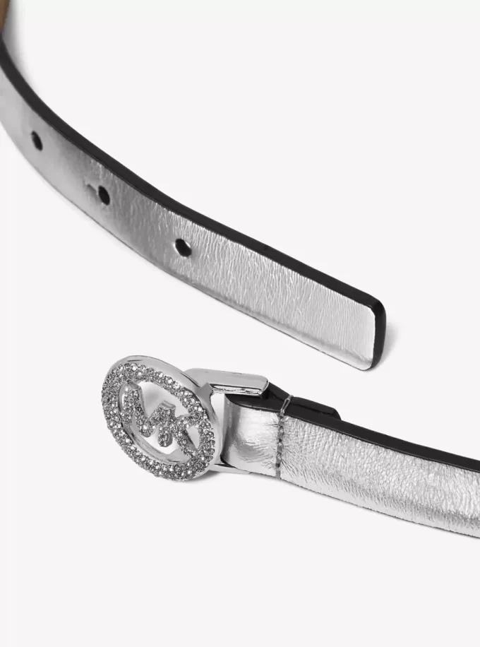 Verzierter Gürtel aus metallischem Leder