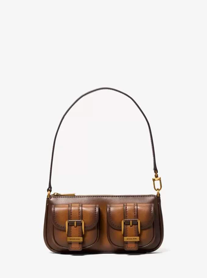 Zoe Kleine Pochette aus poliertem Leder Zoe Kleine Pochette aus poliertem Leder