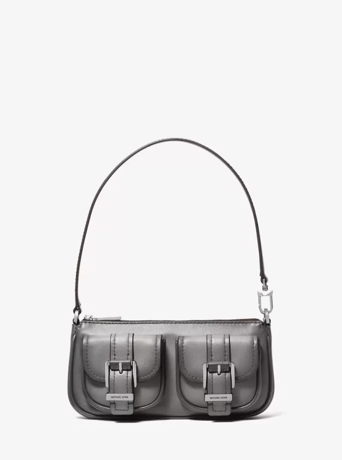 Zoe Kleine Pochette aus poliertem Leder Zoe Kleine Pochette aus poliertem Leder
